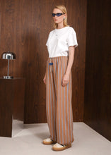 Load image into Gallery viewer, UNTOUCH TEE WHITE APRYES