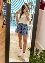 Φόρτωση εικόνας στο εργαλείο προβολής Συλλογής, Printed Shorts (Parotts) THE MOTLEY GOAT