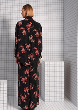 Load image into Gallery viewer, TRAVEL PANTS RED ARPYES