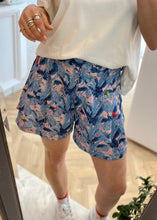 Φόρτωση εικόνας στο εργαλείο προβολής Συλλογής, Printed Shorts (Parotts) THE MOTLEY GOAT
