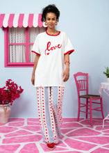 Φόρτωση εικόνας στο εργαλείο προβολής Συλλογής, T-shirt Reglan Blouse Άσπρη Με Κέντημα “Love” Κοντομάνικο Μπλουζάκι Petit Boutik