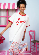 Φόρτωση εικόνας στο εργαλείο προβολής Συλλογής, T-shirt Reglan Blouse Άσπρη Με Κέντημα “Love” Κοντομάνικο Μπλουζάκι Petit Boutik
