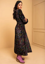 Load image into Gallery viewer, Dolores Dress Black Connecting Hearts Velvet Rip Φόρεμα με Ζώνη & Τσέπες Petit Boutik