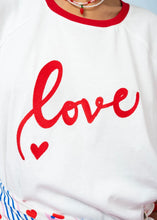 Φόρτωση εικόνας στο εργαλείο προβολής Συλλογής, T-shirt Reglan Blouse Άσπρη Με Κέντημα “Love” Κοντομάνικο Μπλουζάκι Petit Boutik