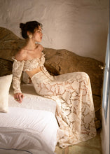 Load image into Gallery viewer, PHOEBE TOP (CROCHET LACE) NIDODILEDA