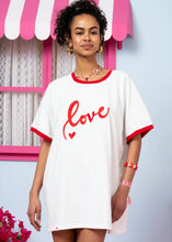Φόρτωση εικόνας στο εργαλείο προβολής Συλλογής, T-shirt Reglan Blouse Άσπρη Με Κέντημα “Love” Κοντομάνικο Μπλουζάκι Petit Boutik