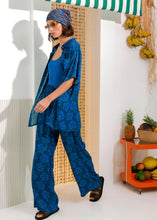 Load image into Gallery viewer, HIBISCUS PANTS BLUE ARPYES