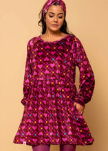 Φόρτωση εικόνας στο εργαλείο προβολής Συλλογής, Melina Mini Dress Magenta Hearts Cubes Βελούδινο Φόρεμα με Τσέπες Petit Boutik