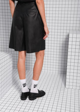 Load image into Gallery viewer, MOMENTUM VERMUDA BLACK ARPYES