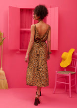 Φόρτωση εικόνας στο εργαλείο προβολής Συλλογής, Athena Dress Vis Leopar Animal Print Φόρεμα με Ζώνη & Τσέπες Petit Boutik
