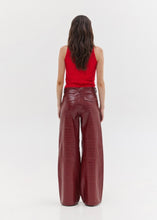 Load image into Gallery viewer, INAYA LEATHER PANTS (CROCO BURGUNDY) SUNSETGO
