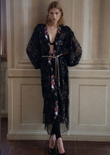 Load image into Gallery viewer, JUNENTA KIMONO (SEQUINED KNIT EMBELLISHED) NIDODILEDA
