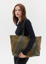 Load image into Gallery viewer, ALYSSA TOTE BAG (KHAKI) SUNSETGO
