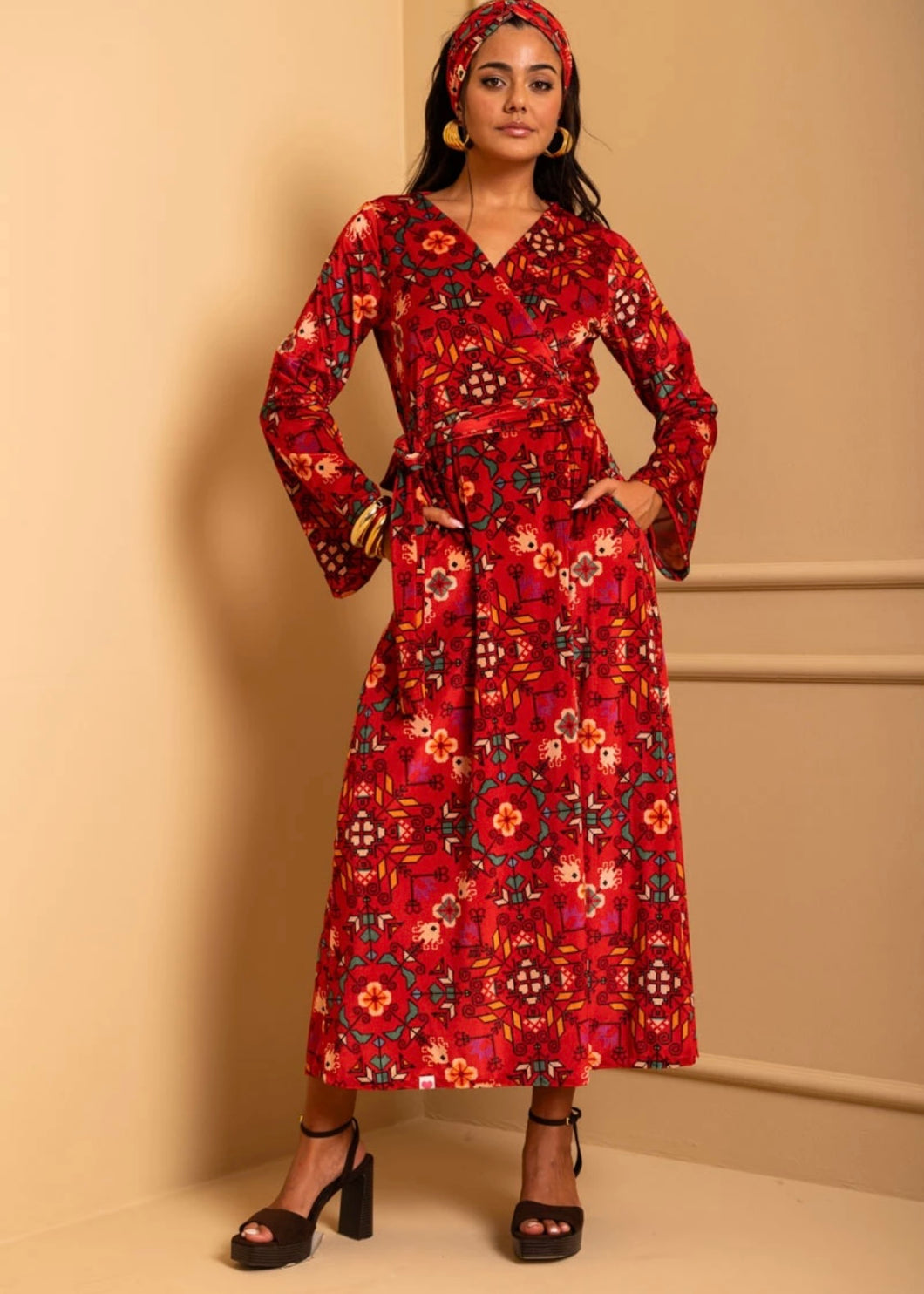 Iris Wrap Dress Red Terracotta Folk Pixel Flower Βελούδινο Rip Φόρεμα Κρουαζέ Petit Boutik