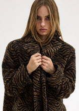 Φόρτωση εικόνας στο εργαλείο προβολής Συλλογής, KATHIE PRINTED COAT ZEBRA SUNSETGO
