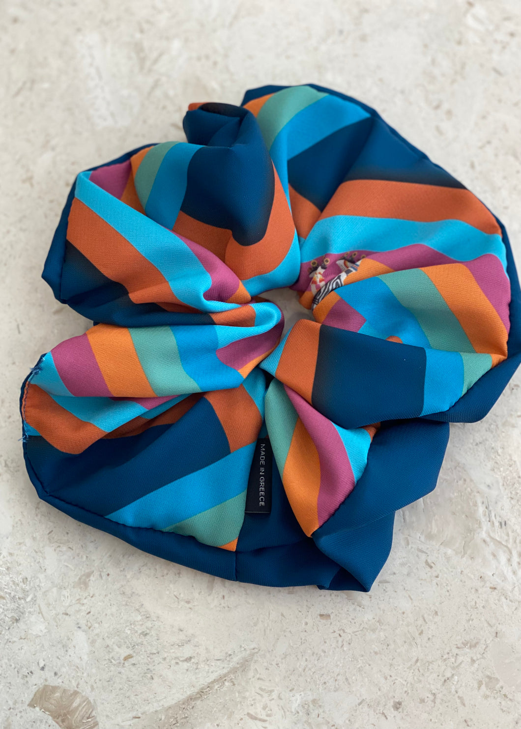 PRINTED SCRUNCHIE RAINBOW THE MOTLEY GOAT