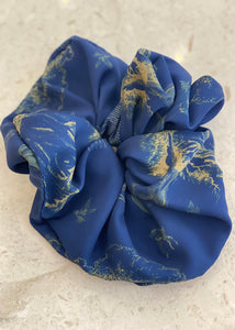 PRINTED SCRUNCHIE BLUE THE MOTLEY GOAT