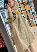 Load image into Gallery viewer, &quot;ANNA&quot; Coat Khaki PALOMAS Y MARGARITAS
