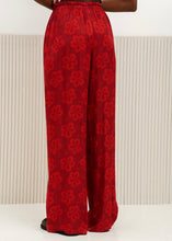 Load image into Gallery viewer, HIBISCUS PANTS RED ARPYES
