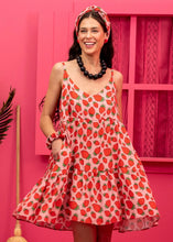 Load image into Gallery viewer, Beverly Short Dress Vis Pink Strawberries Τιραντέ Φόρεμα με Ζώνη &amp; Τσέπες Petit Boutik
