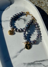 Load image into Gallery viewer, GREY PEARLS BRACELET
