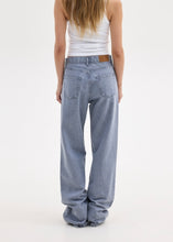 Load image into Gallery viewer, LILY JEANS GREY SUNSETGO
