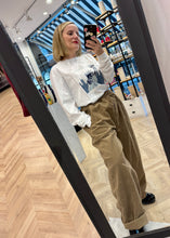 Load image into Gallery viewer, SCLOUCHY COTTLE PANTS BEIGE PALOMAS Y MARGARITAS

