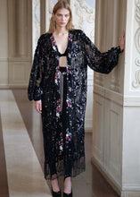 Load image into Gallery viewer, JUNENTA KIMONO (SEQUINED KNIT EMBELLISHED) NIDODILEDA
