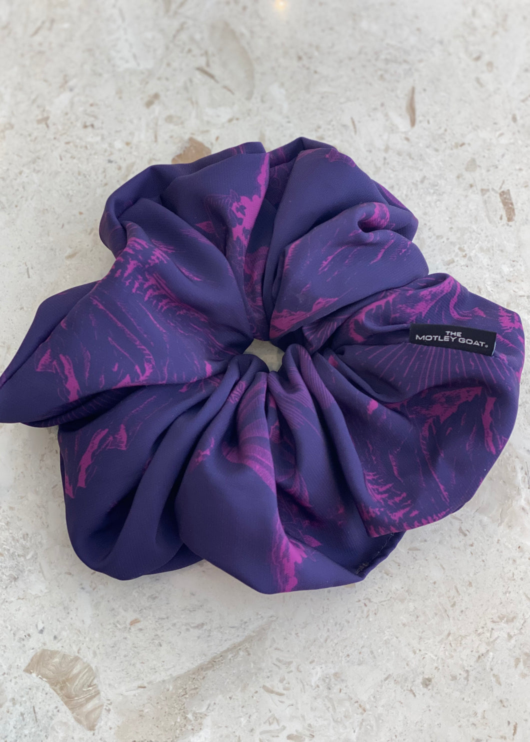 PRINTED SCRUNCHIE PURPLE THE MOTLEY GOAT