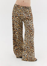 Load image into Gallery viewer, DANIELA PRINTED JEANS (ANIMAL) SUNSETGO
