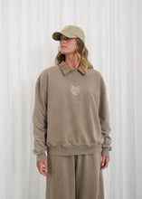 Load image into Gallery viewer, UNIQUE SWEATER BEIGE ARPYES
