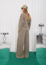Load image into Gallery viewer, UNIQUE PANTS BEIGE ARPYES
