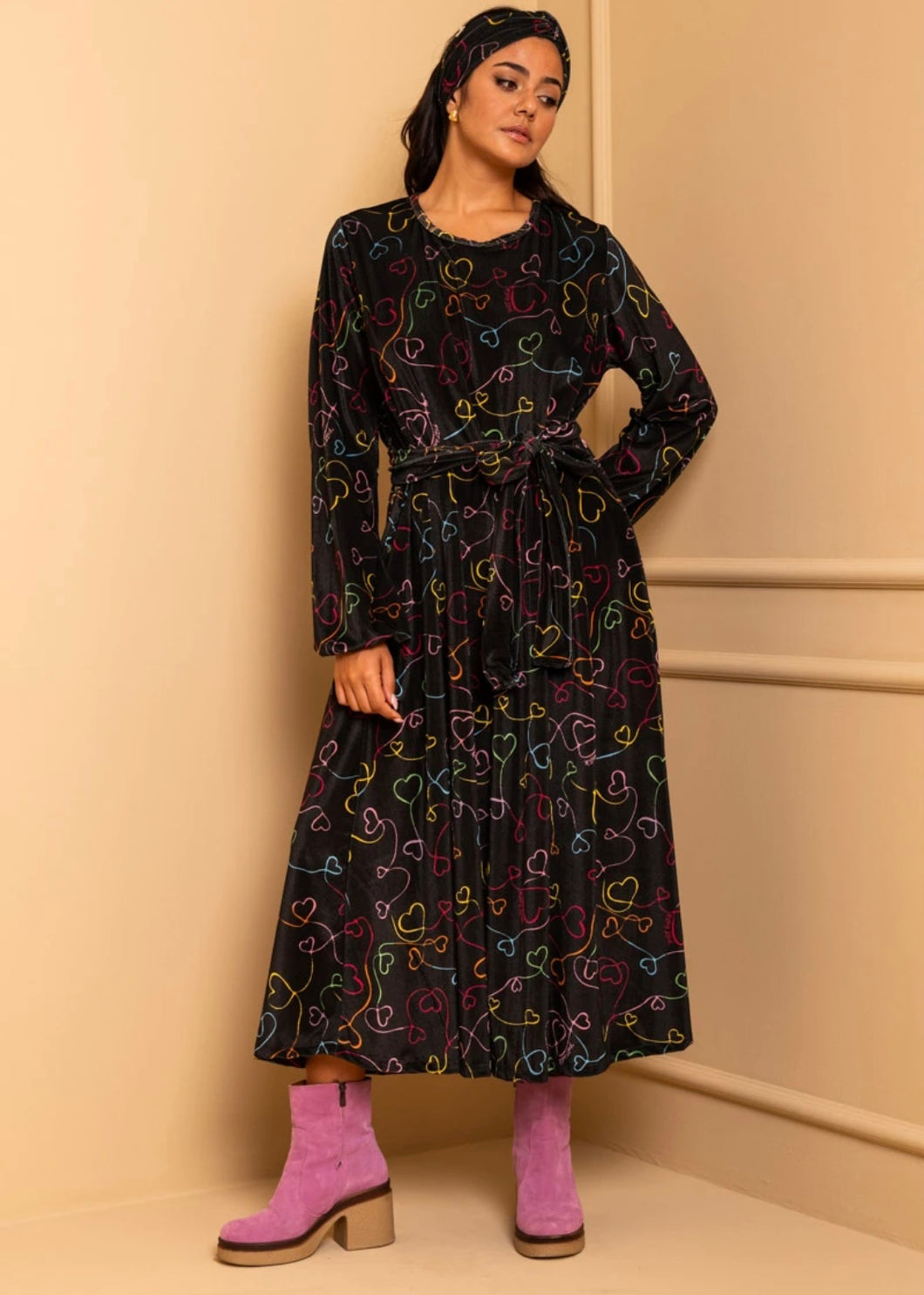 Dolores Dress Black Connecting Hearts Velvet Rip Φόρεμα με Ζώνη & Τσέπες Petit Boutik
