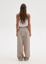 Load image into Gallery viewer, AGNES PANTS BEIGE STRIPES SUNSETGO
