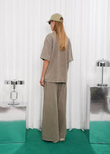 Load image into Gallery viewer, UNIQUE T-SHIRT BEIGE ARPYES
