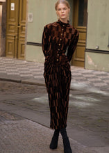 Load image into Gallery viewer, SENSE DRESS (VELVET BUTTONED) NIDODILEDA
