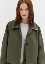 Load image into Gallery viewer, MATHIEW MONOCHROME TRENCH COAT (KHAKI) SUNSETGO
