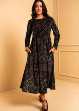 Load image into Gallery viewer, Isabella Dress Black Connecting Hearts Velvet Rip Φόρεμα με Τσέπες Petit Boutik
