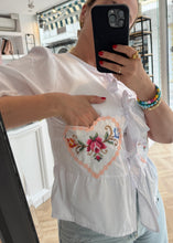 Load image into Gallery viewer, “PEPITA&quot; Shirt PALOMAS Y MARGARITAS
