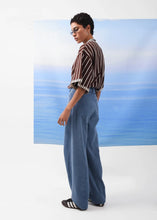 Load image into Gallery viewer, ISLA T-SHIRT BROWN ARPYES
