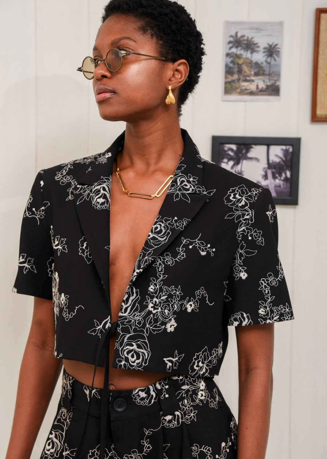 MI LUV YUH CROP BLAZER BLACK ARPYES