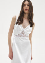 Load image into Gallery viewer, KATE DRESS (WHITE) SUNSETGO
