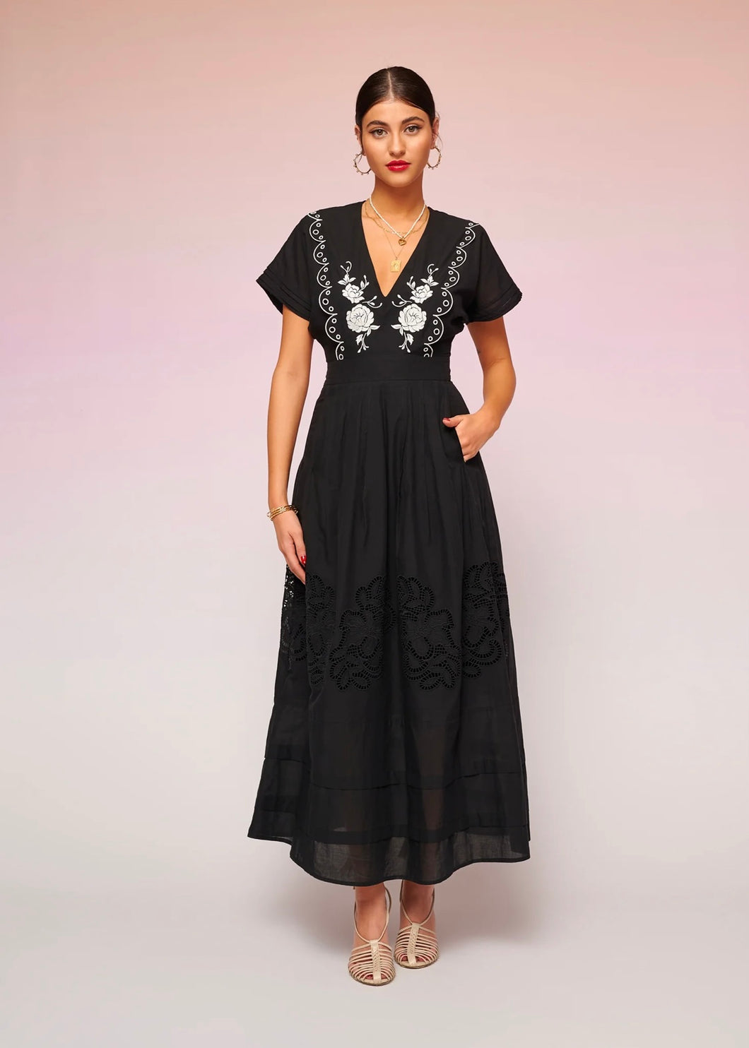 ANDRIANNA DRESS (BLACK) KARAVAN