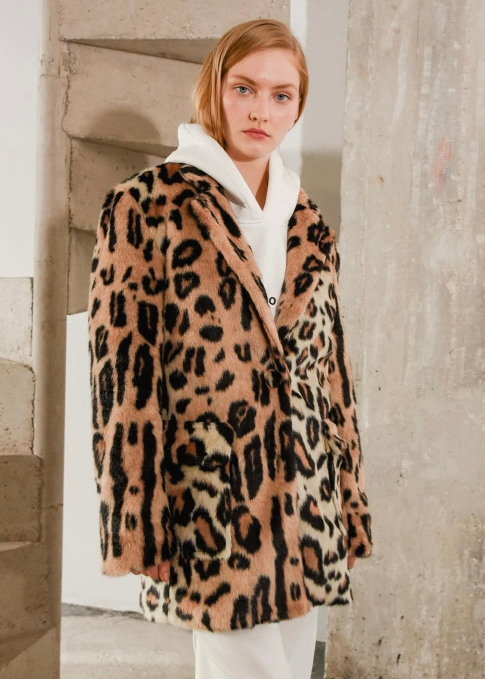 MANEKI NEKO FAUX FUR LEO ARPYES