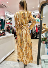 Load image into Gallery viewer, OVERSIZED PRINTED ICONIC DRESS (Marble) MILKWHITE
